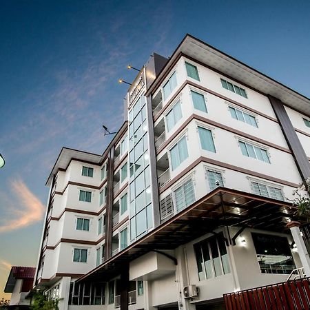 Winner Sriracha Serviced Apartment Si Racha Exterior foto