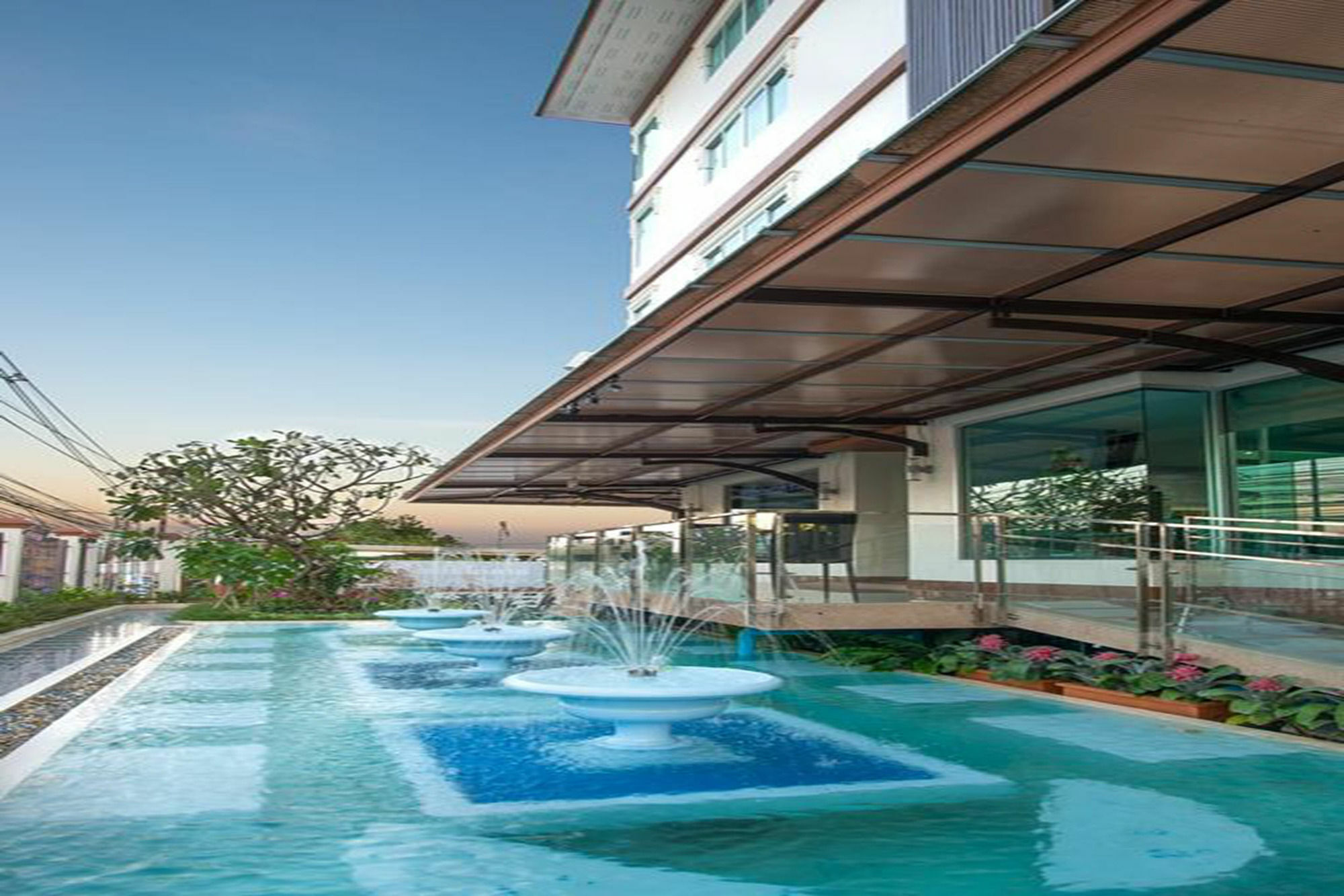 Winner Sriracha Serviced Apartment Si Racha Exterior foto