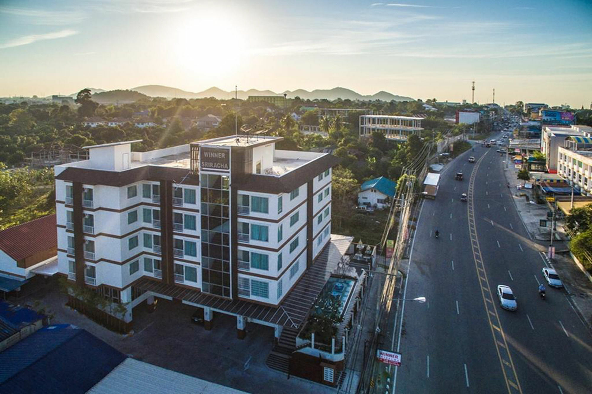 Winner Sriracha Serviced Apartment Si Racha Exterior foto